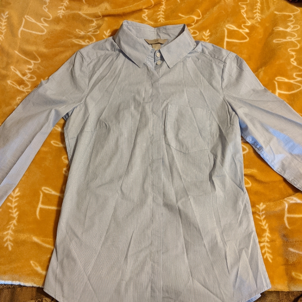 NWOT H&M Women's Button Down Shirt